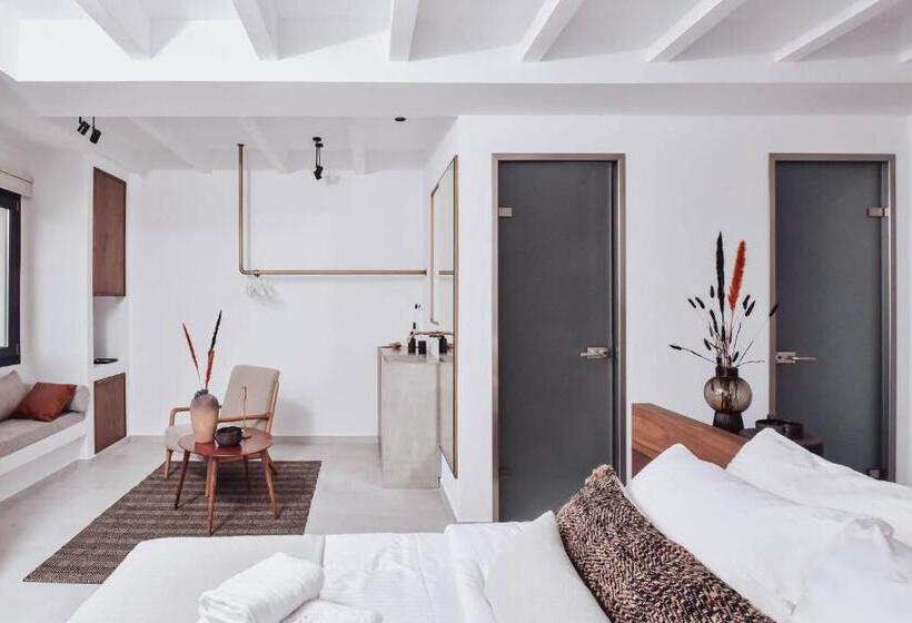 סוויטת סופריור, Ikaros Suites