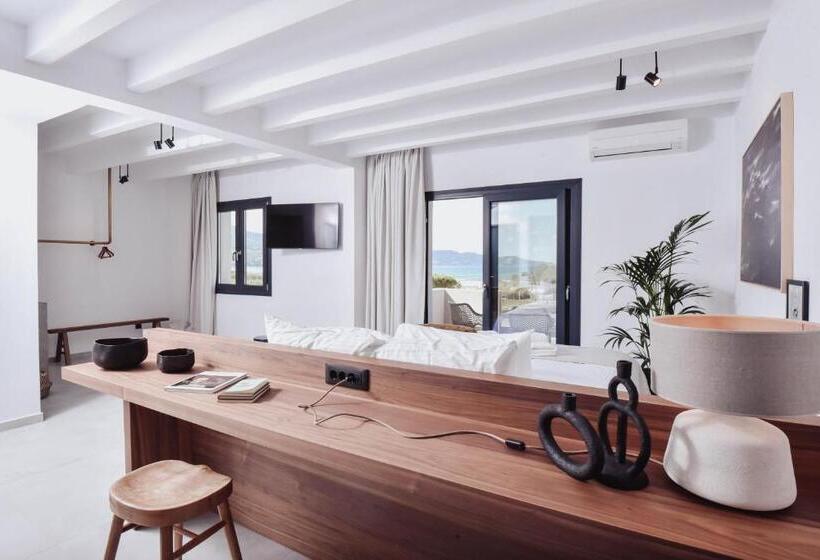 סוויטת סופריור, Ikaros Suites