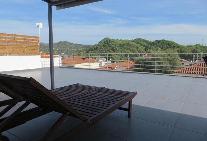 带露台的小型套房, Leonidaion Guesthouse