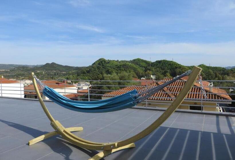 带露台的小型套房, Leonidaion Guesthouse