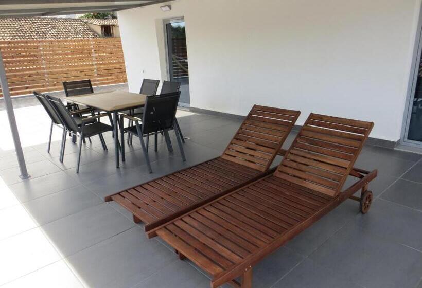 带露台的小型套房, Leonidaion Guesthouse