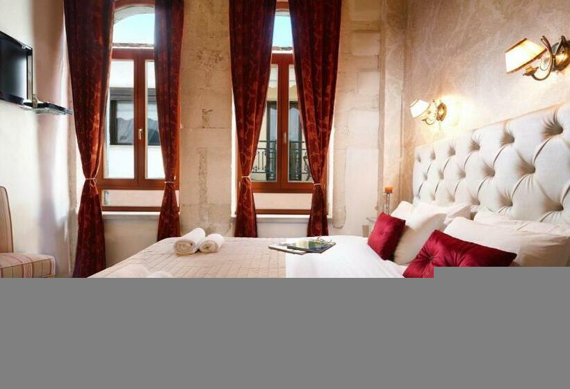 Номер Стандарт, Archontiko Old Town Suites