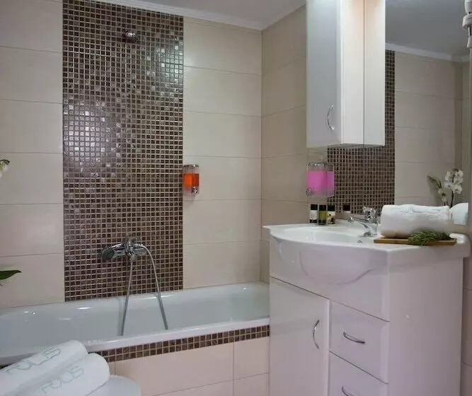 آپارتمان لوکس 2 خوابه, Polis Apartments