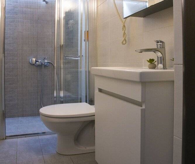 إستوديو قياسي مطل على المدينة, Polis Apartments