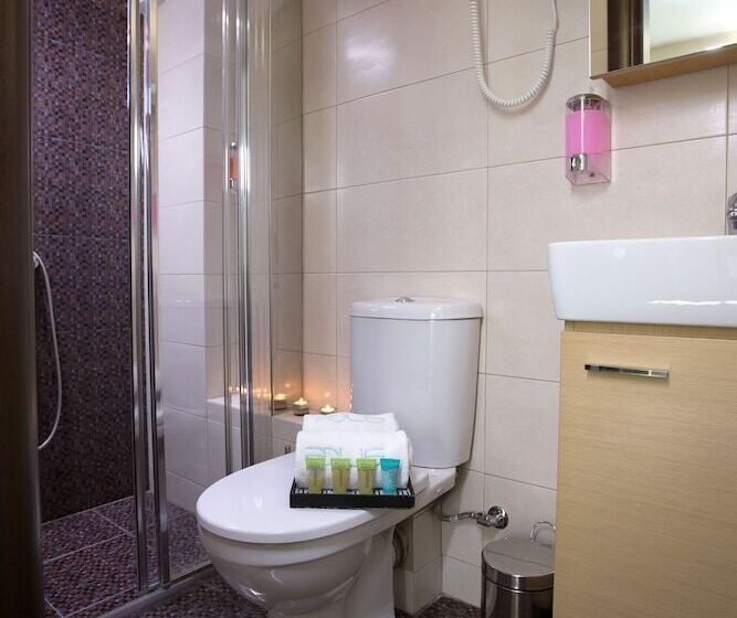 إستوديو قياسي مطل على المدينة, Polis Apartments