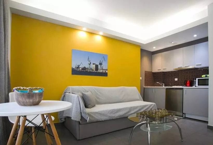 استودیوی استاندارد با چشم‌انداز شهر, Polis Apartments