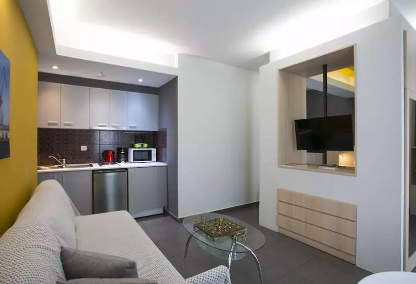 استودیوی استاندارد با چشم‌انداز شهر, Polis Apartments