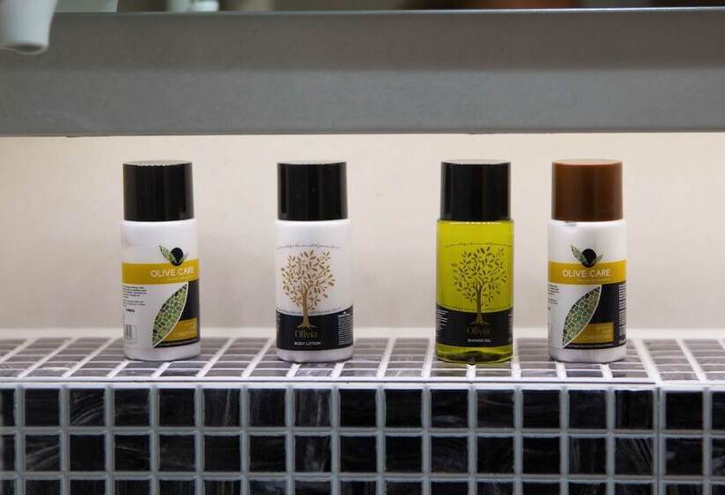 إستوديو قياسى, Polis Apartments