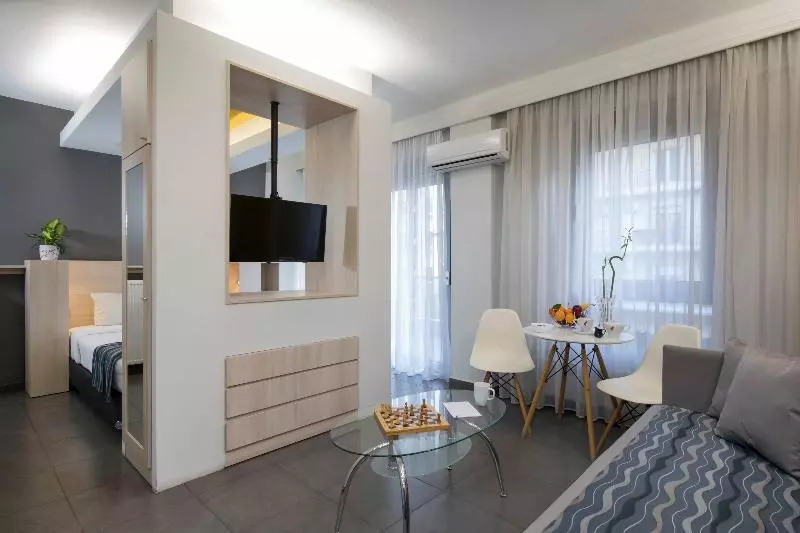 استودیوی استاندارد با چشم‌انداز شهر, Polis Apartments