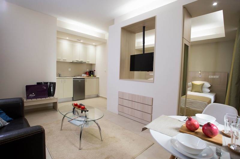 إستوديو سوبيريور, Polis Apartments