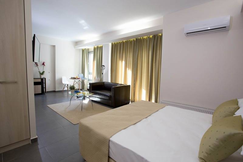 إستوديو سوبيريور, Polis Apartments