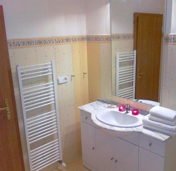 4인용 스탠다드 룸, Family Hotel Maxim