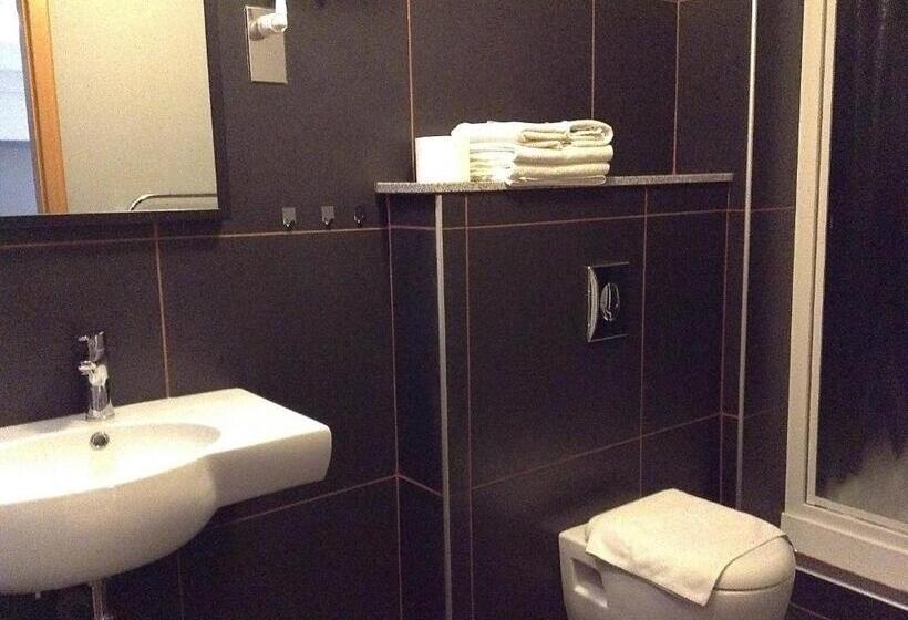 이코노미 트리플 룸, Family Hotel Maxim