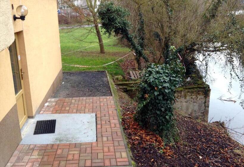 이코노미 트리플 룸, Family Hotel Maxim