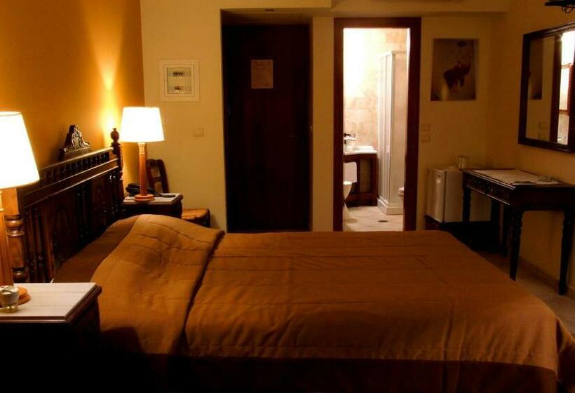 Номер Стандарт Вид на Горы, Bacchus