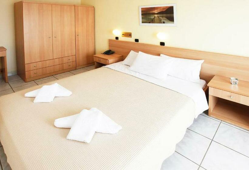 Номер Стандарт Трехместный, Chrisa