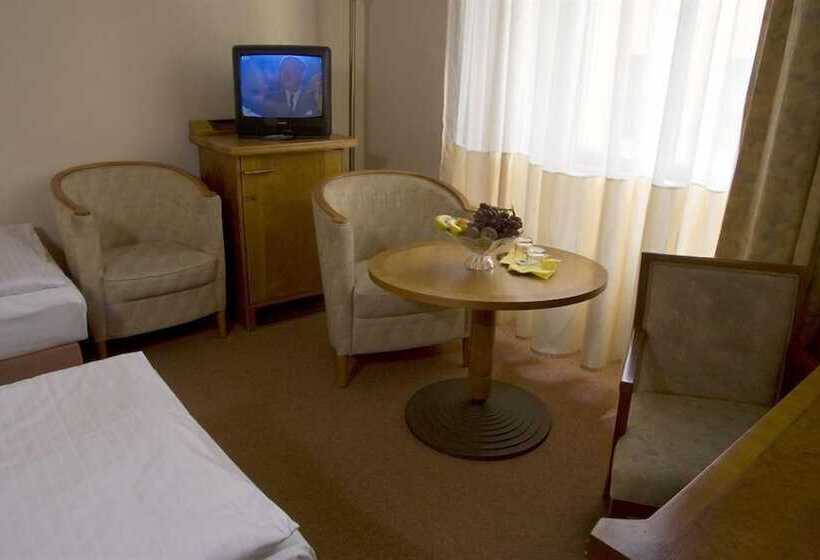 חדר אקונומי, Dr. Adler Spa & Kur