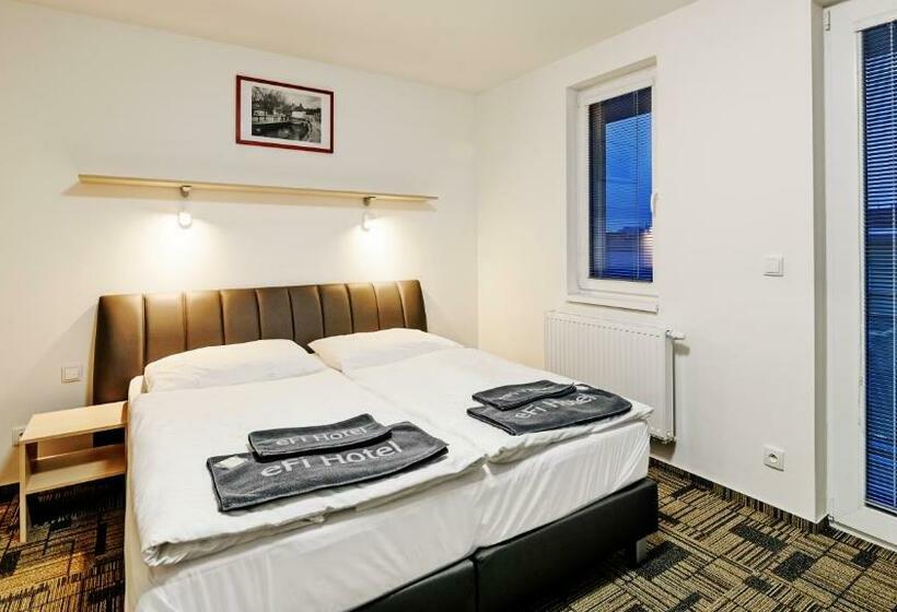 이그제큐티브 룸, Efi Palace