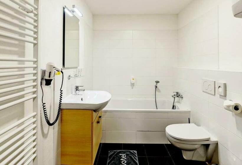 침실 1개 이그제큐티브 아파트, Efi Palace