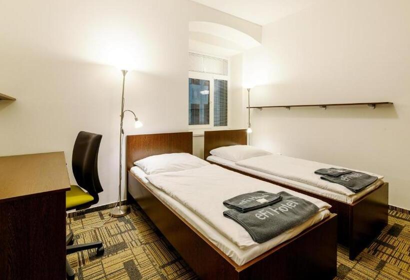 침실 1개 아파트, Efi Palace