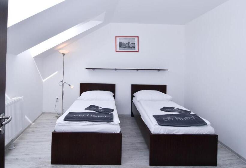 2침실 듀플렉스 아파트, Efi Palace