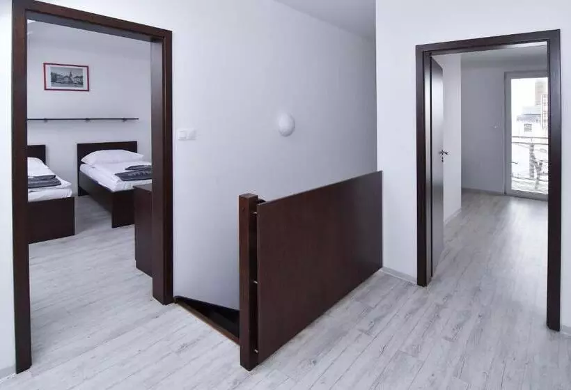 , Efi Palace