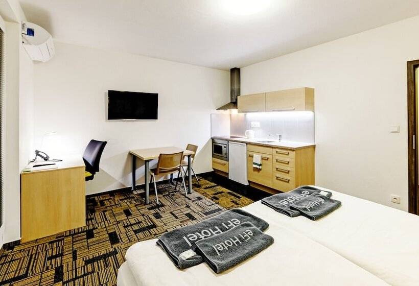 침실 1개 이그제큐티브 아파트, Efi Palace