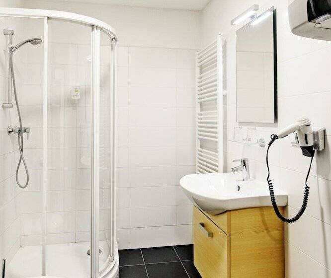 침실 1개 이그제큐티브 아파트, Efi Palace