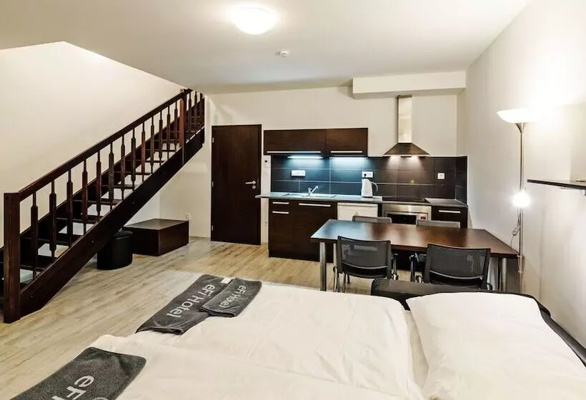 Deluxe-huoneisto 1 Makuuhuone, Efi Palace