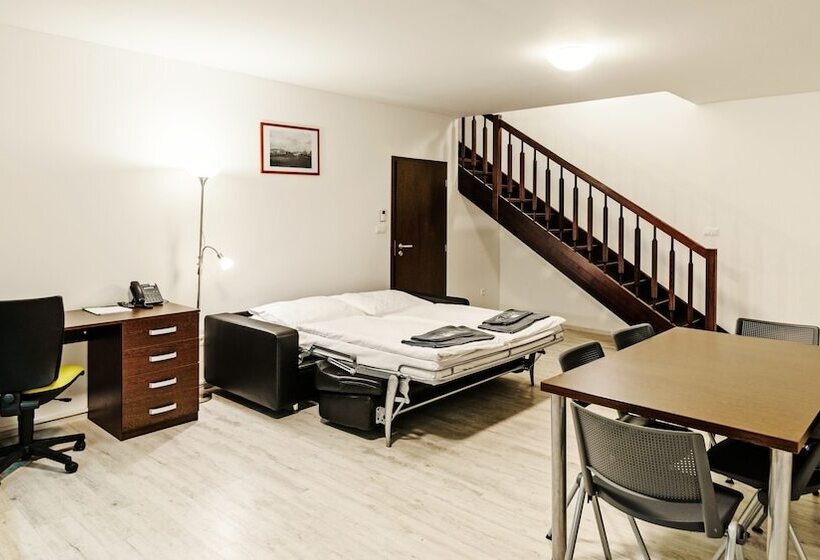 침실 1개 디럭스 아파트, Efi Palace