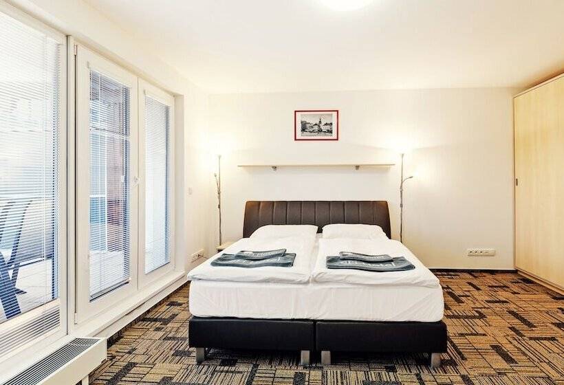 3침실 디럭스 아파트, Efi Palace