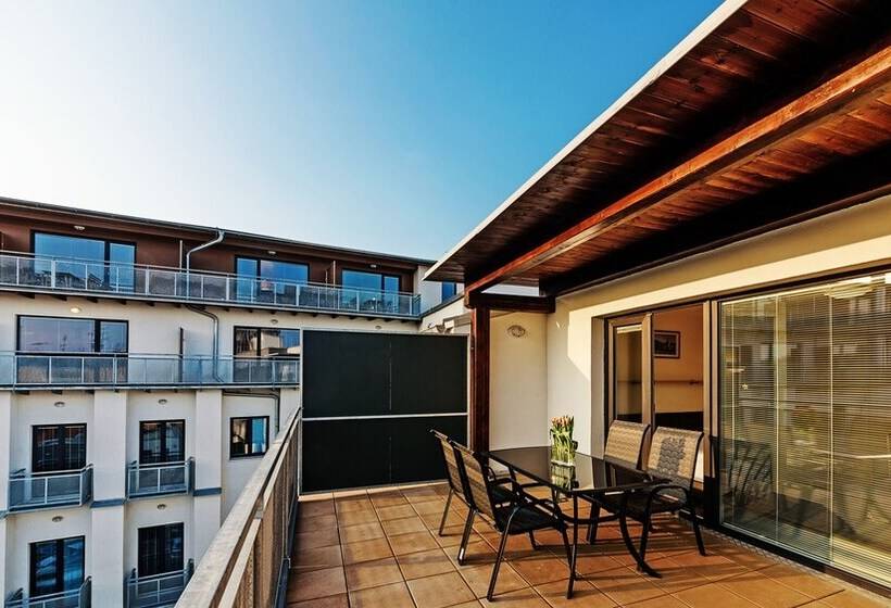 3침실 디럭스 아파트, Efi Palace