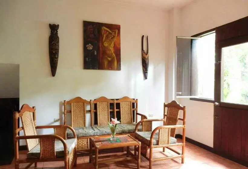 سوییت جونیور با چشم‌انداز استخر, La Casa Fitzcarraldo