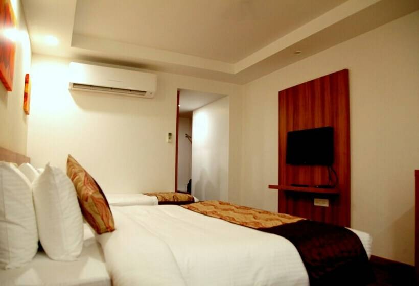 Deluxe Rum, Le Roi Jammu Near Jammu Railway Station