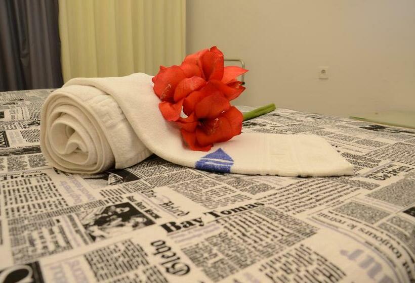 اتاق استاندارد سه نفره, Marie Palace