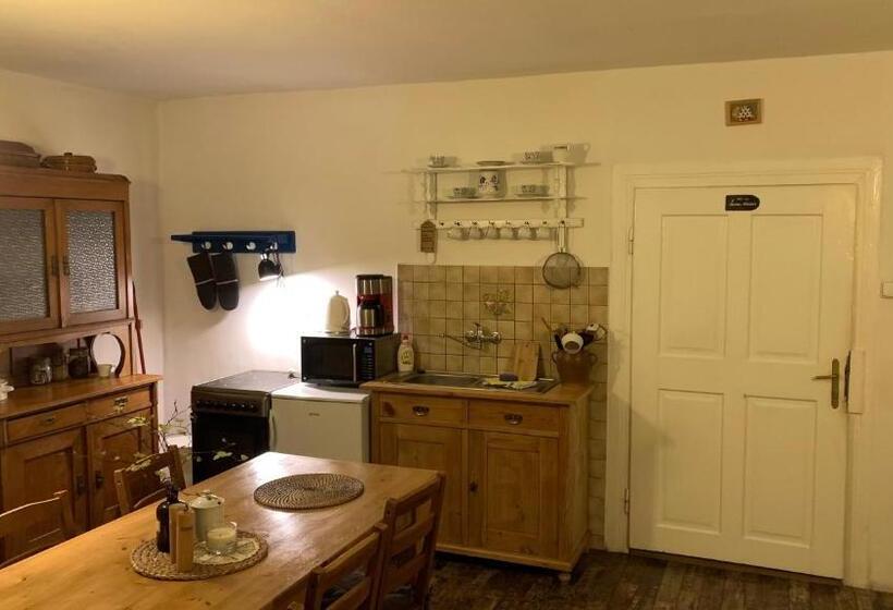 סוויטה משפחתית 2 חדרי שינה, Pension Laura