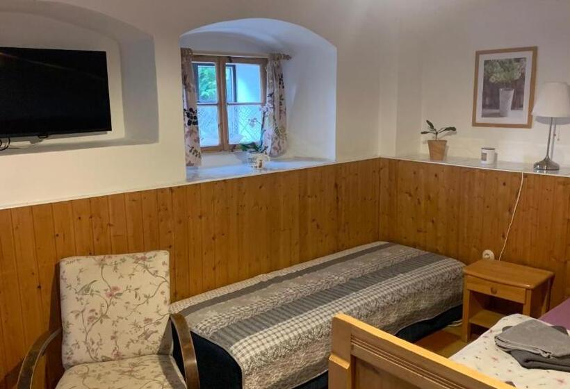 חדר סטנדרט לארבעה, Pension Laura