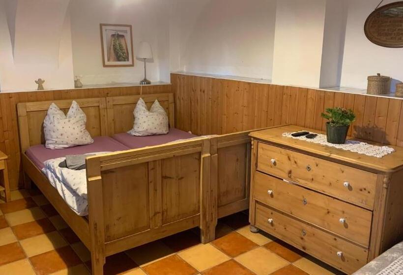 חדר סטנדרט לארבעה, Pension Laura