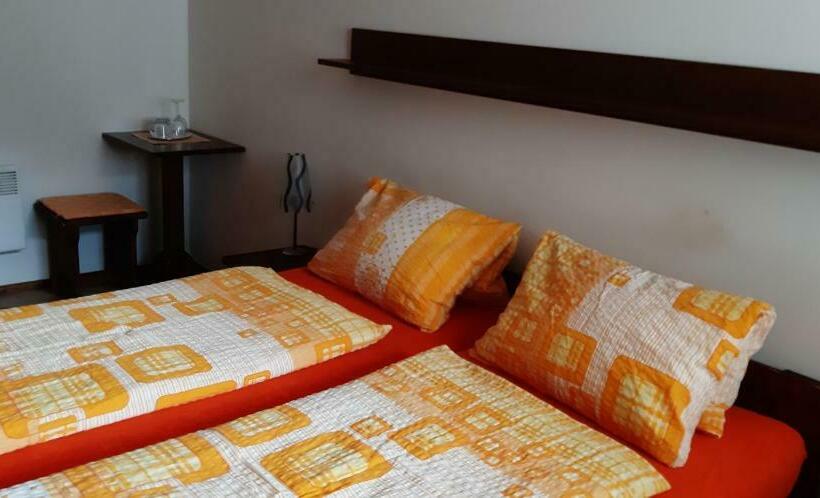 اتاق استاندارد, Penzion A Vinoteka Hrozen