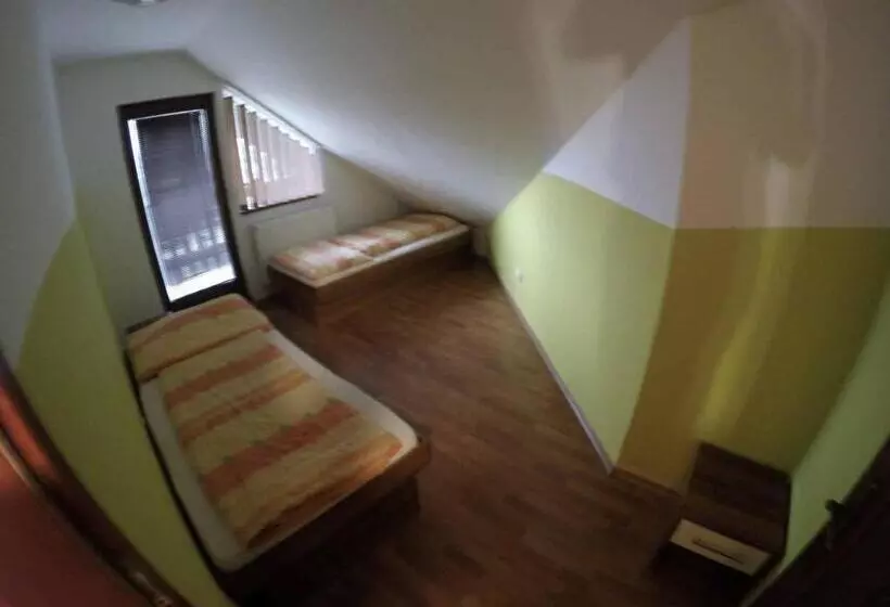 Perhehuone, Penzion U Holuba