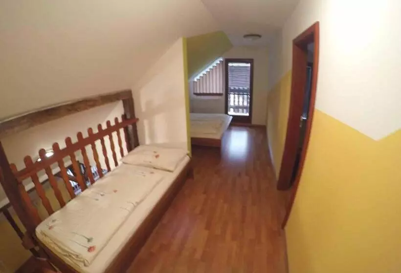 Perhehuone, Penzion U Holuba