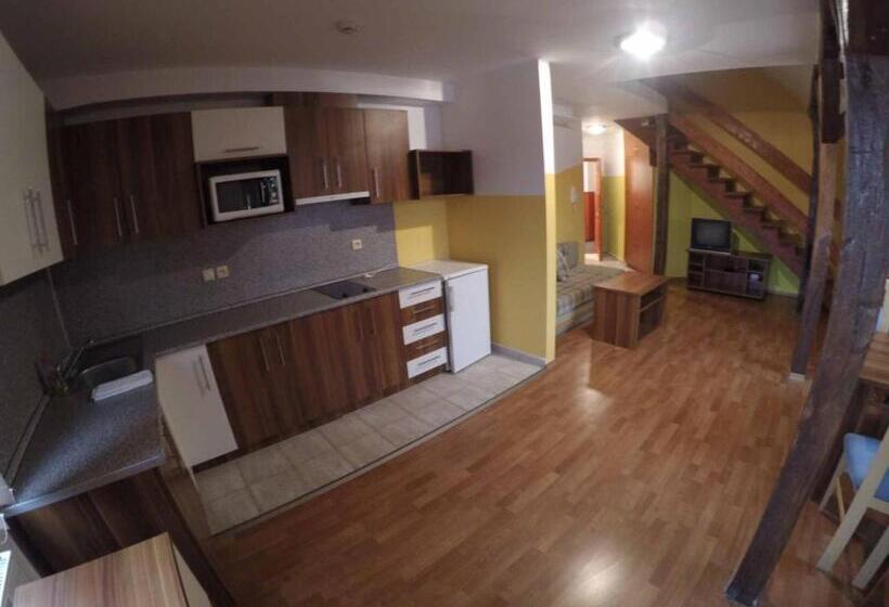 חדר משפחתי, Penzion U Holuba