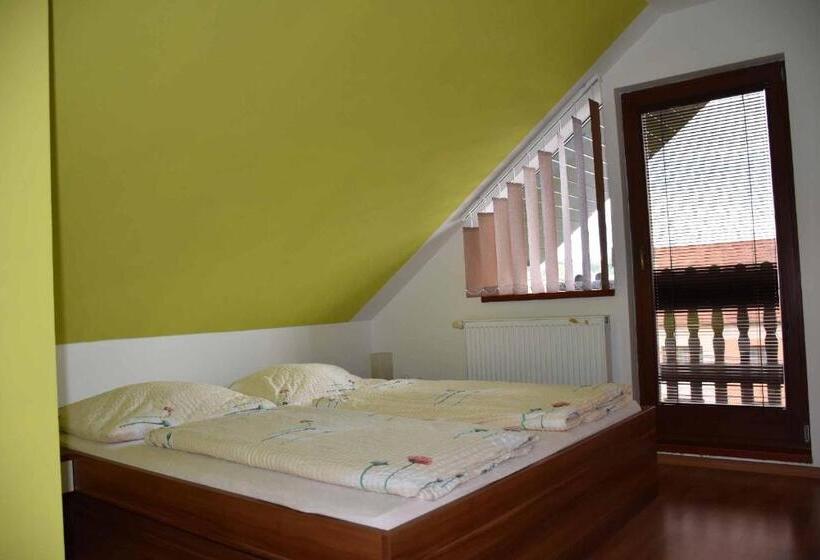 חדר משפחתי, Penzion U Holuba