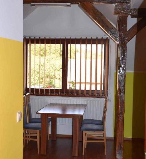 דירת חדר נוף לגינה, Penzion U Holuba