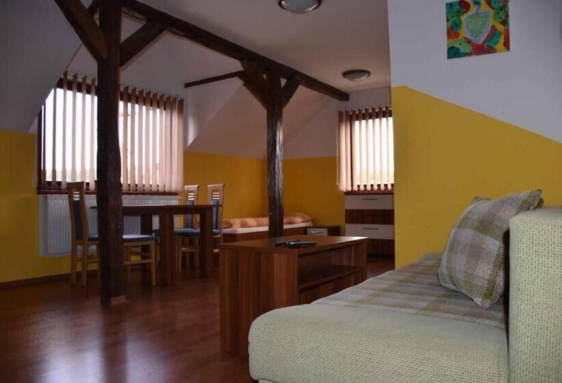 חדר משפחתי, Penzion U Holuba