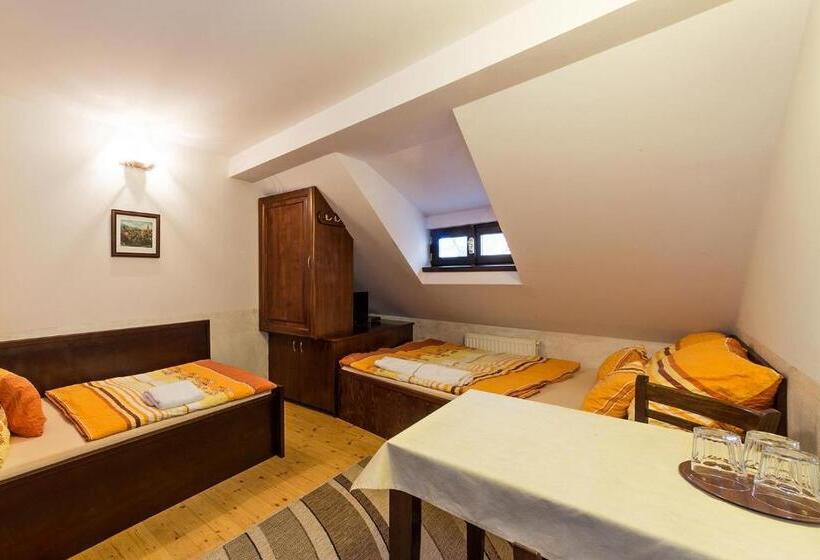 标准三人间, Ubytovani Zamecke Schody