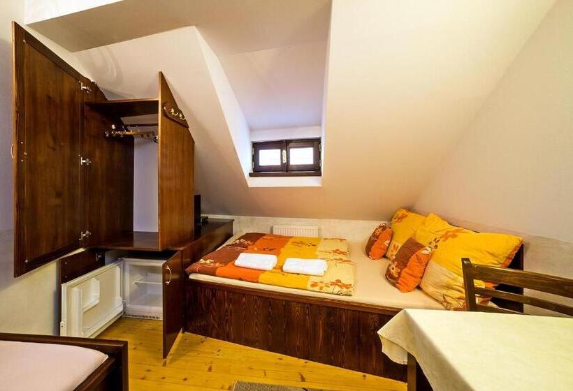 标准三人间, Ubytovani Zamecke Schody