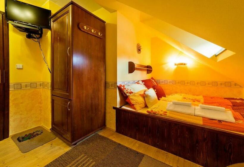 标准三人间, Ubytovani Zamecke Schody