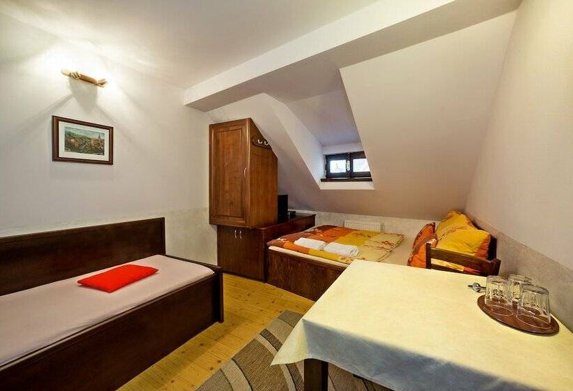 标准三人间, Ubytovani Zamecke Schody