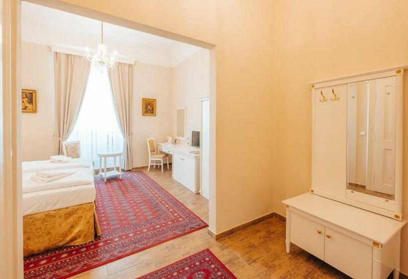 Номер Стандарт, Zamek Hradek U Susice